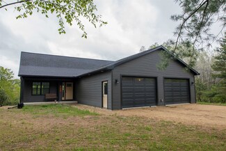3195 1st Ln, Oxford, WI 53952