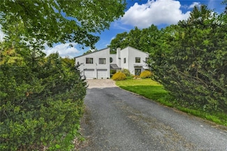 147 Chestnut Tree Hill Rd, Oxford, CT 06478