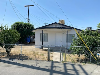 334 Albany St, Delano, CA 93215