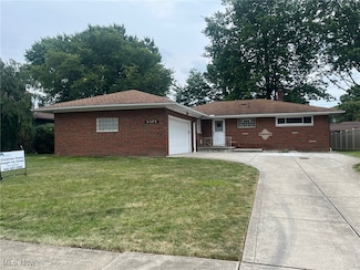 8375 Royal Ridge Dr, Cleveland, OH 44129