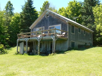 39 Gold Mine Rd, Sheffield, VT 05866