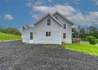 3 Gabriety Rd, Highland, NY 12528