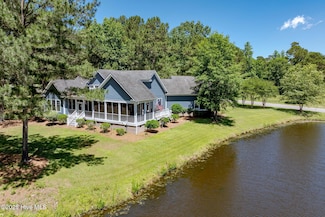 244 Red Fox Run Dr, Wallace, NC 28466