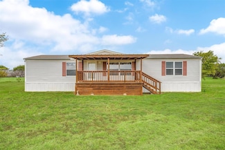 9064 Summit Ct E, Cleburne, TX 76033