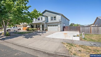 3921 Edgewater Dr NE, Albany, OR 97322