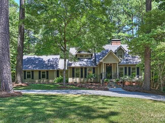 559 Pine Rd, Davidson, NC 28036