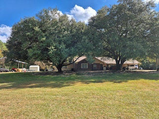 1122 Willis Cotton Rd, Summit, MS 39666