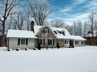 24924 Riverwood Dr, Franklin, MI 48025