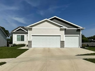 6375 NE 11th Ct, Des Moines, IA 50313