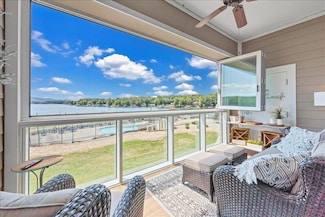 1245 Graves Harbor Trail Unit 217, Huddleston, VA 24104