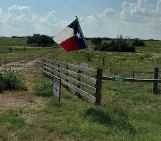 4002 County Road 256, Moulton, TX 77975