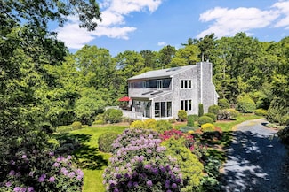 17 Claus Way, Marstons Mills, MA 02648