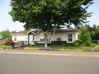 1655 S Elm St Unit 300, Canby, OR 97013