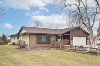 2028 Granville Rd, Cedarburg, WI 53012
