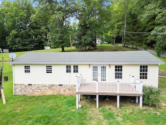 2528 Old Hurst Rd, Hiwassee, VA 24347