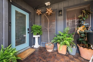 909 Reinli St Unit 122, Austin, TX 78751