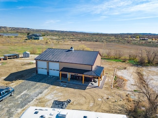 411 Fiddlers Ln, Powell, WY 82435