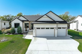 201 S Wellcrest St, Wichita, KS 67052