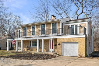 902 S Naperville Rd, Wheaton, IL 60189
