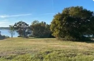 64 Shore Crest Way, Athens, TX 75752
