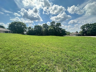 68 Ridgeland Rd, Greencastle, IN 46135