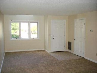 68 Pleasant St Unit 26, North Oxford, MA 01537