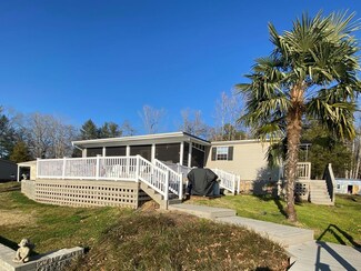 576 Rabon Creek Cir, Waterloo, SC 29384