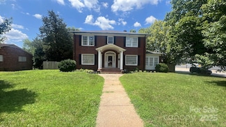 761 N Center St, Statesville, NC 28677