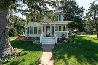 1392 Red Brick Rd, Dixon, IL 61021