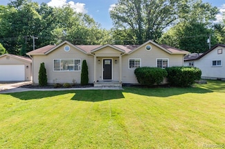 1673 Edwin Dr, Brighton, MI 48114
