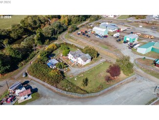 180 River Rd, Myrtle Point, OR 97458