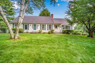43 Hilltop Rd, Longmeadow, MA 01106