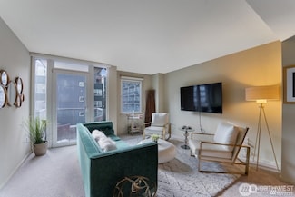 76 Cedar St Unit 401, Seattle, WA 98121