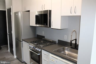 1300 N St NW Unit 413, Washington, DC 20005