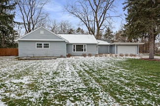21031 Delaware St, Southfield, MI 48033