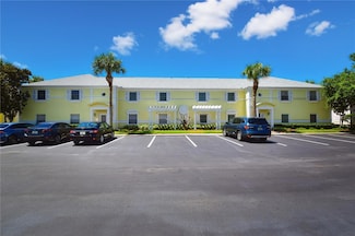 204 Pompano Dr SE Unit D, Saint Petersburg, FL 33705