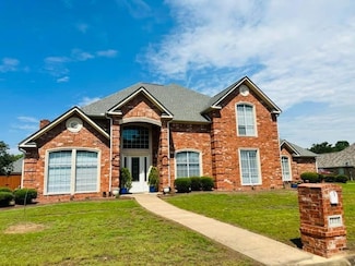 1905 Briar Oak Dr, Paris, TX 75462