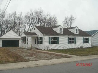 211 Vasbinder Dr, Anderson, IN 46017