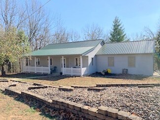 64 Sunspec Dr, Linn Creek, MO 65052