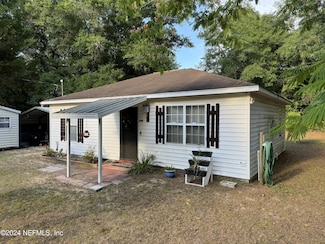 524 Wilson Dr, Interlachen, FL 32148