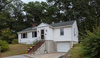 195 Lakeview Ave, Tyngsboro, MA 01879