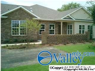 65 Valley Way Cir SE, Huntsville, AL 35802
