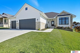 1028 Asher Ave, Hickman, NE 68372