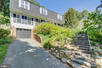 9004 Levelle Dr, Chevy Chase, MD 20815