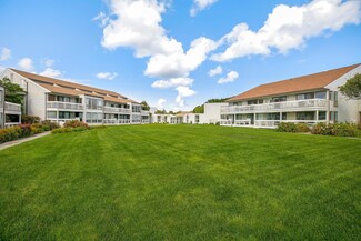 94 Shore Dr W Unit 3B, Mashpee, MA 02649