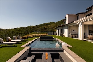 2681 Country Ridge Rd, Calabasas, CA 91302