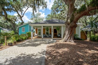 1014 13th St, Port Royal, SC 29935