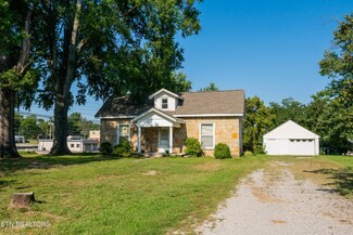 607 N Spring St, Livingston, TN 38570