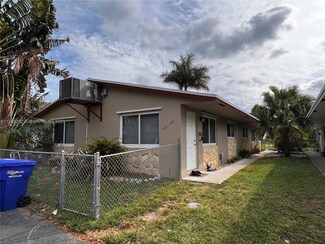1431 N 14th Way, Hollywood, FL 33020