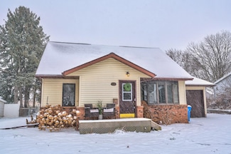 623 Hamilton St, Columbus, WI 53925